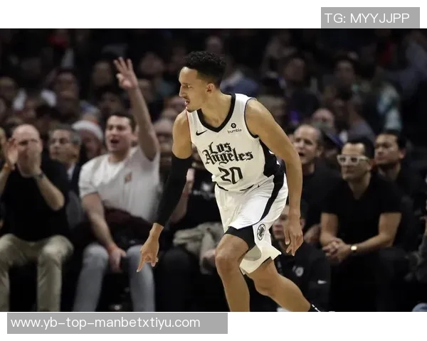 福克斯状态回暖五场比赛数据亮眼场均27分助攻和抢断均表现出色 福克斯状态回暖五场比赛数据亮眼场均27分助攻和抢断均表现出色